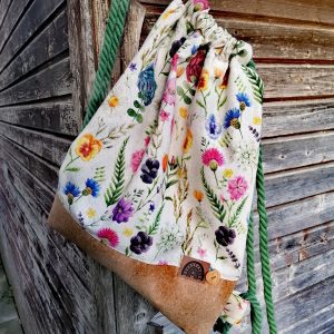 Alternative view of Kunstlederlabel "Regenbogen Herz"