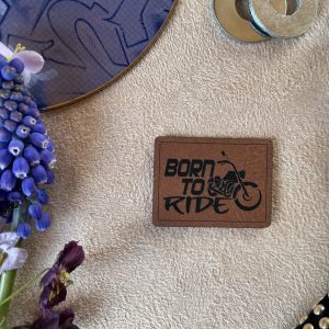 Kunstlederlabel "Born to ride"