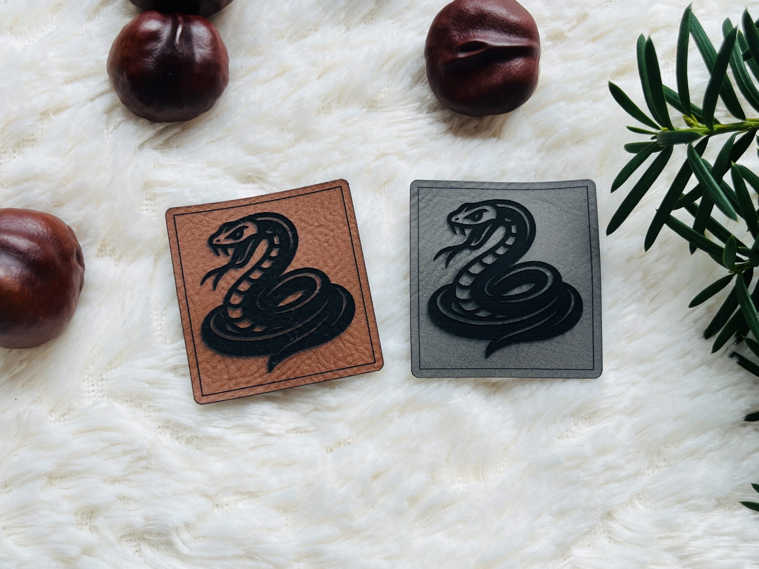 Label "Schlange" 1 Lederlabel Schlange