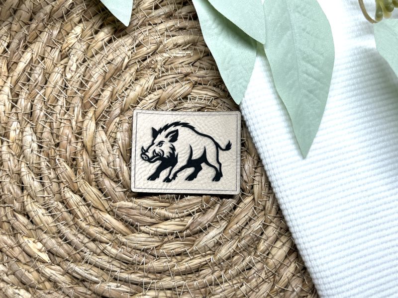 Lederlabel Wildschwein 1 Lederlabel Wildschwein