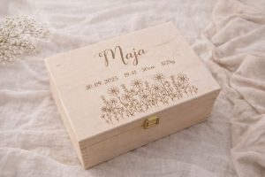 Personalisierte Holzbox, Erinnerungsbox zur Geburt, Weisad