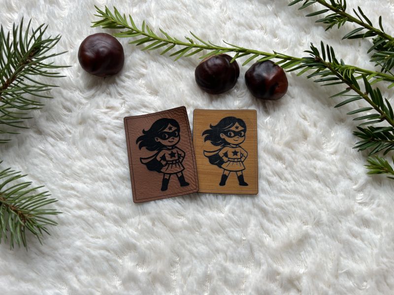 Lederlabel Superheldin 1 Lederlabel Superheldin