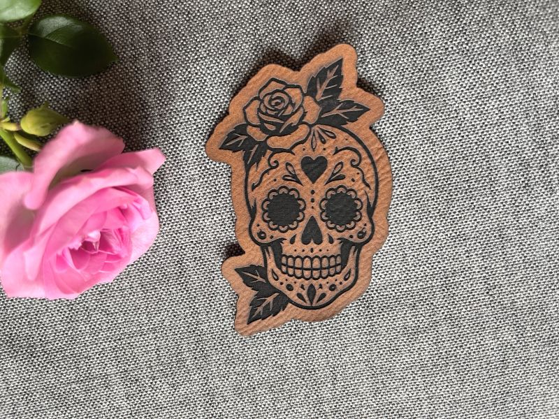 Label Muertos mit Rose 1 Lederlabel Muertos